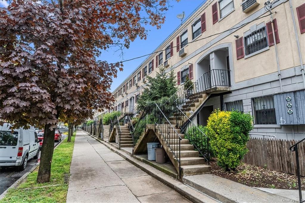 Property for Sale at 826 Leland Avenue 16C, Bronx, New York - Bedrooms: 2 
Bathrooms: 2 
Rooms: 4  - $340,000