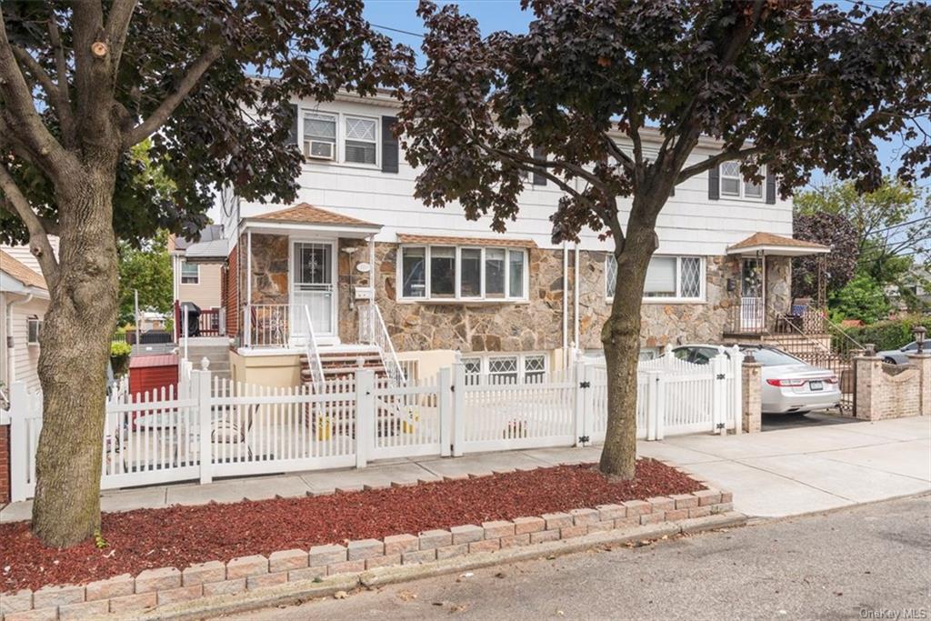 Property for Sale at 3157 Baisley Avenue, Bronx, New York - Bedrooms: 3 
Bathrooms: 3 
Rooms: 7  - $715,000