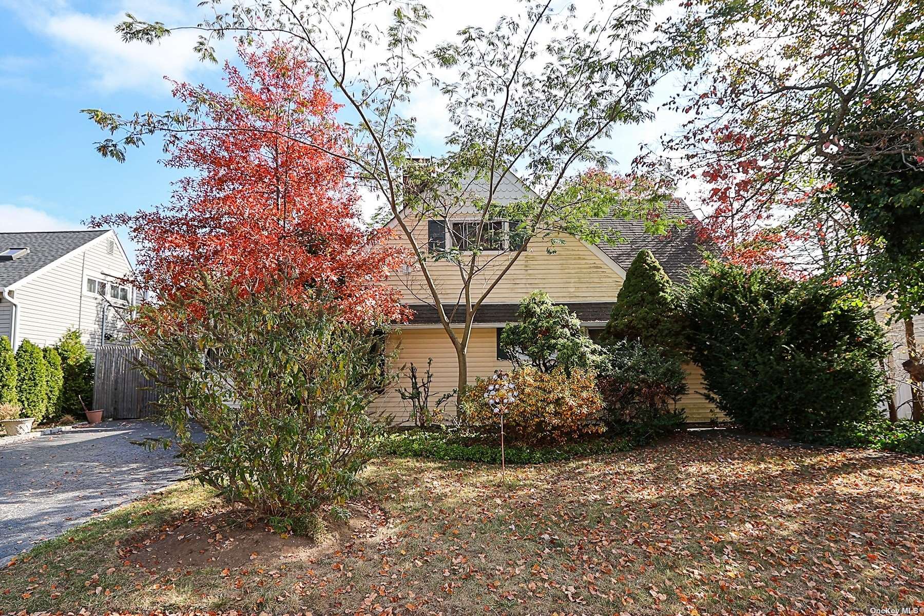 12 Friends Lane, Westbury, New York image 2