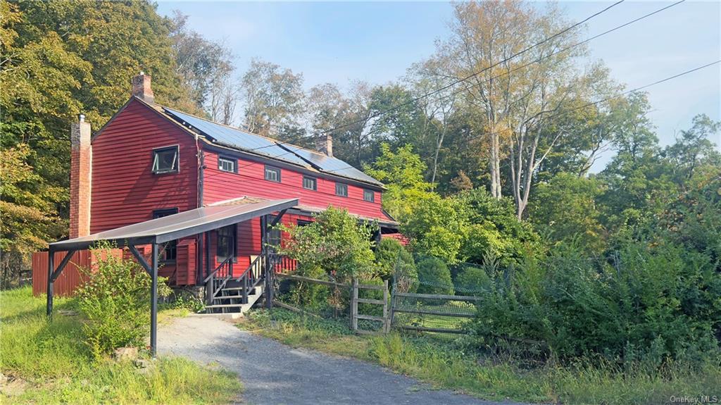 4062 Rt-212, Woodstock, New York - 3 Bedrooms  
3 Bathrooms  
6 Rooms - 