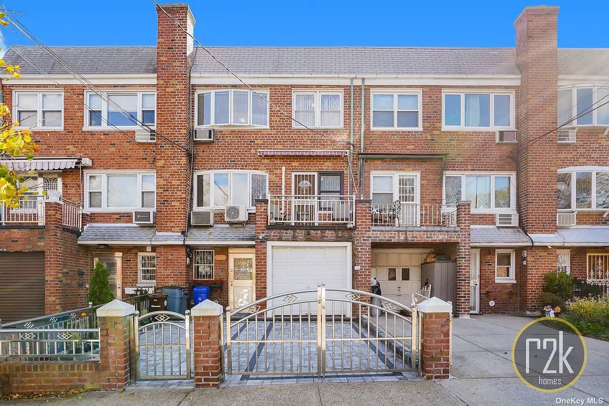 Property for Sale at 48th Street, Astoria, Queens, NY - Bedrooms: 5 
Bathrooms: 3 
Rooms: 15  - $1,698,000