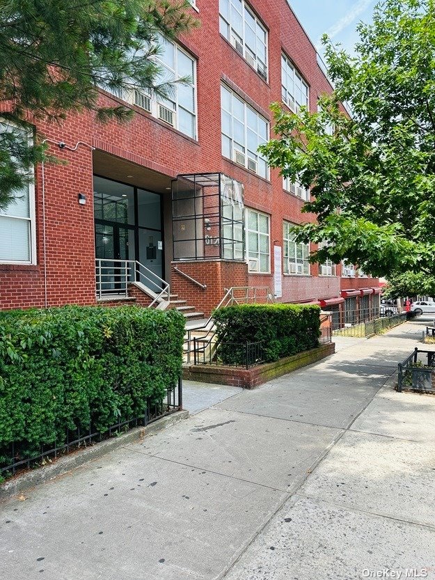 Property for Sale at 6120 Woodside Ave Ave 2V, Woodside, Queens, NY - Bedrooms: 1 
Bathrooms: 1 
Rooms: 4  - $505,000