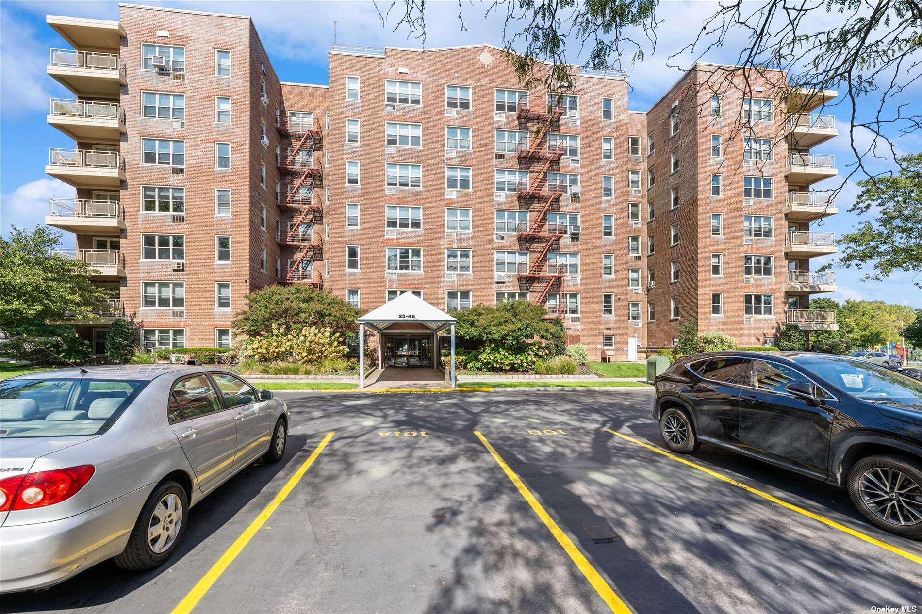 2345 Bell Boulevard 3C, Bayside, Queens, NY - 3 Bedrooms  
2 Bathrooms  
6 Rooms - 