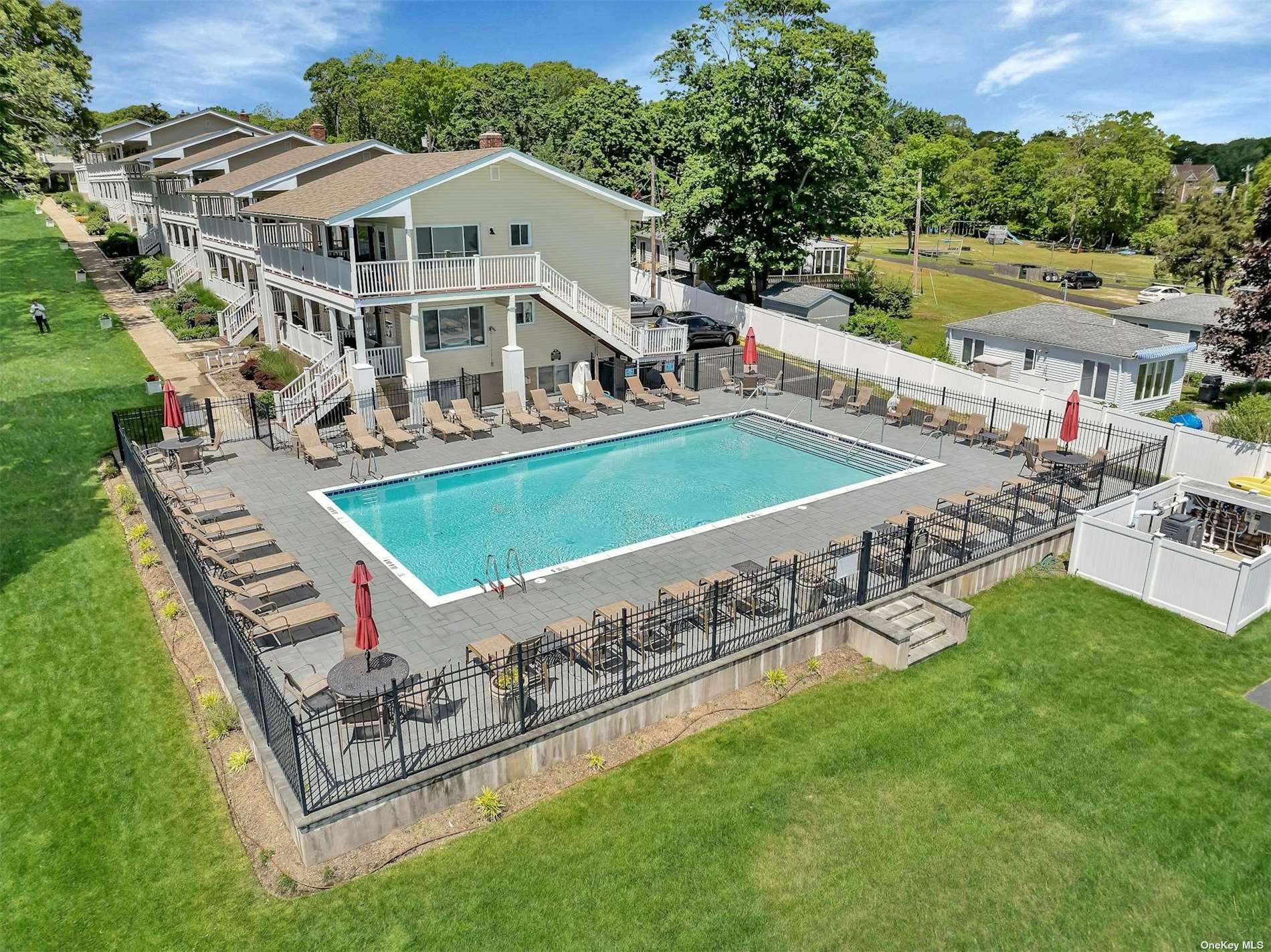 81 West Tiana Road #B5, Hampton Bays, New York image 4