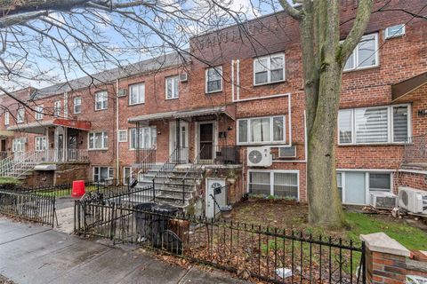 Multi Family in Sheepshead Bay NY 716 Desmond.jpg