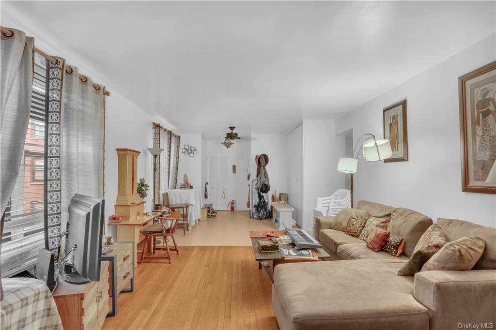 665 Thwaites Place #4K, Bronx, New York image 3