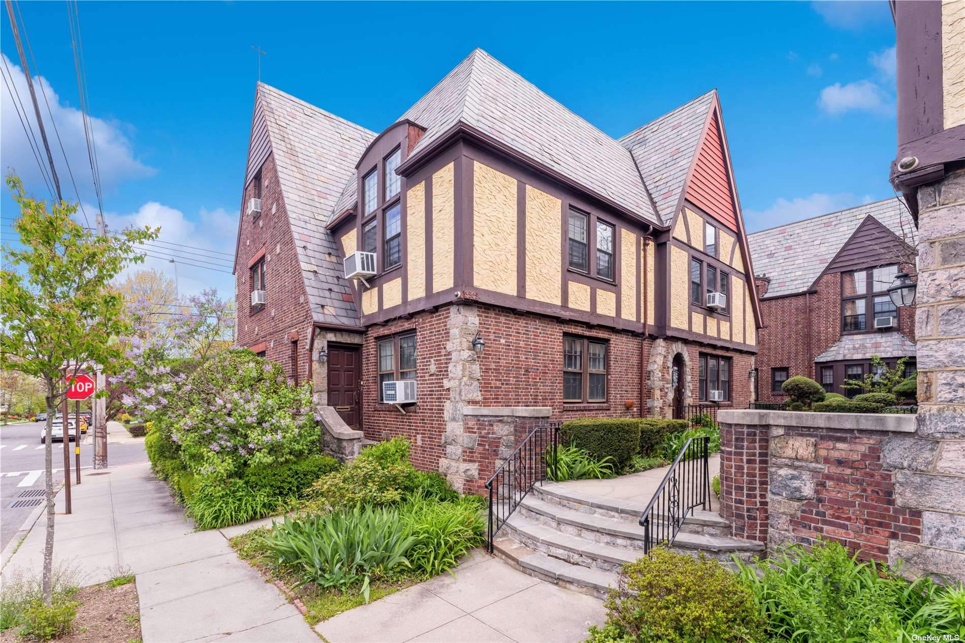 Property for Sale at 167th Street 1, Flushing, Queens, NY - Bedrooms: 1 
Bathrooms: 1 
Rooms: 3  - $369,000