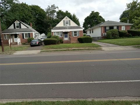 922 Brush Hollow Road Westbury NY 11590