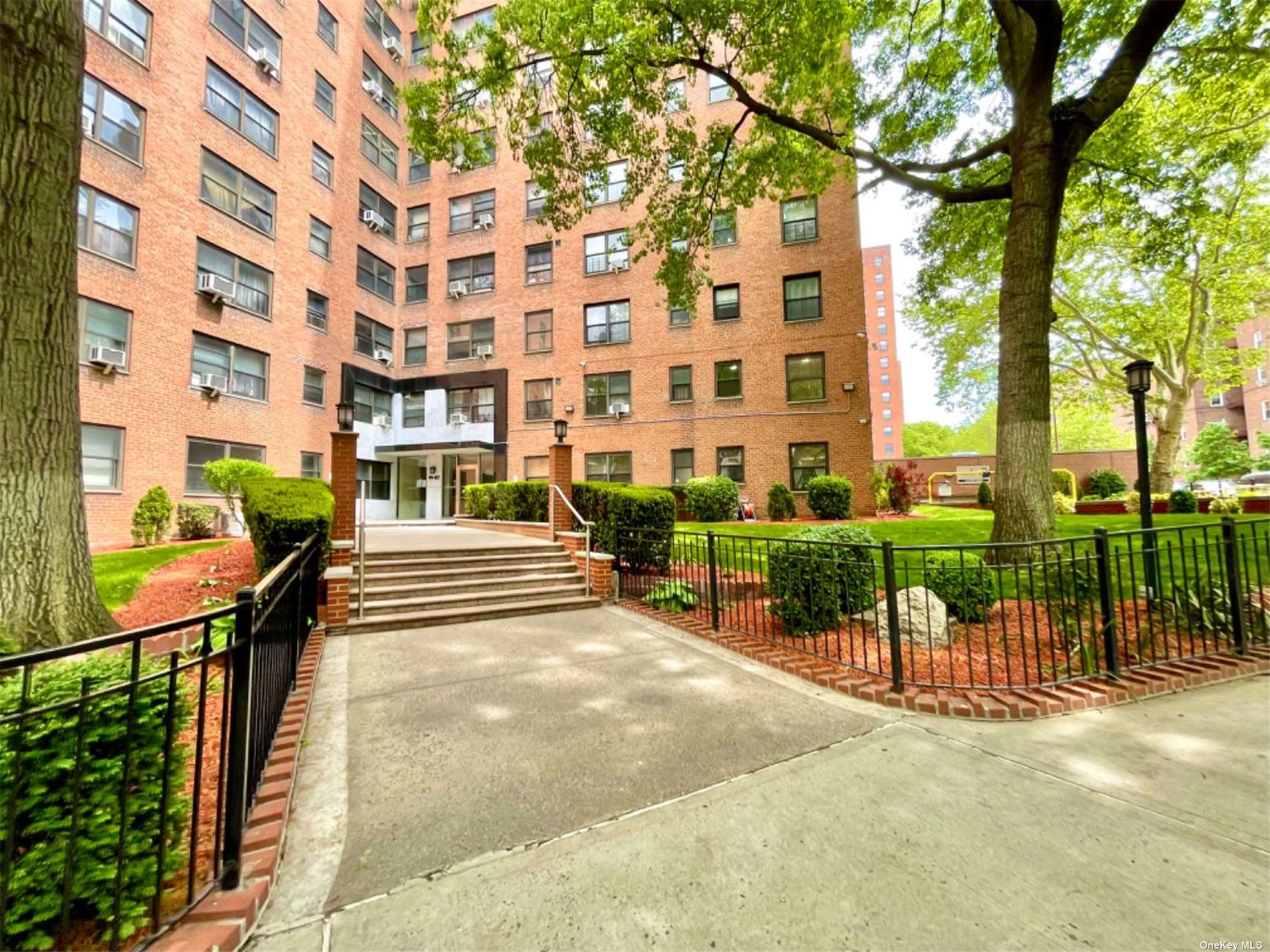 9905 63rd Drive Dr 9E, Rego Park, Queens, NY - 2 Bedrooms  
1 Bathrooms  
5 Rooms - 