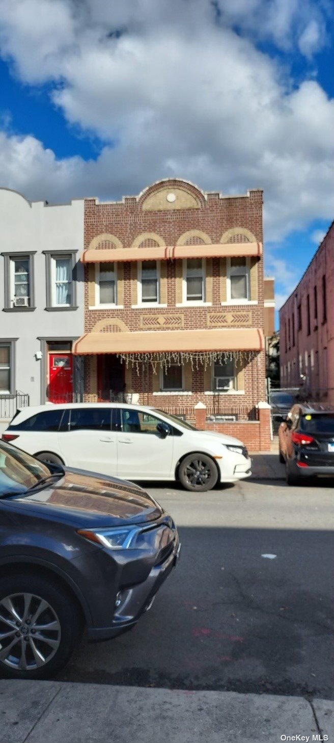 Property for Sale at 1252 Boynton Avenue, Bronx, New York - Bedrooms: 8 
Bathrooms: 4 
Rooms: 20  - $599,000