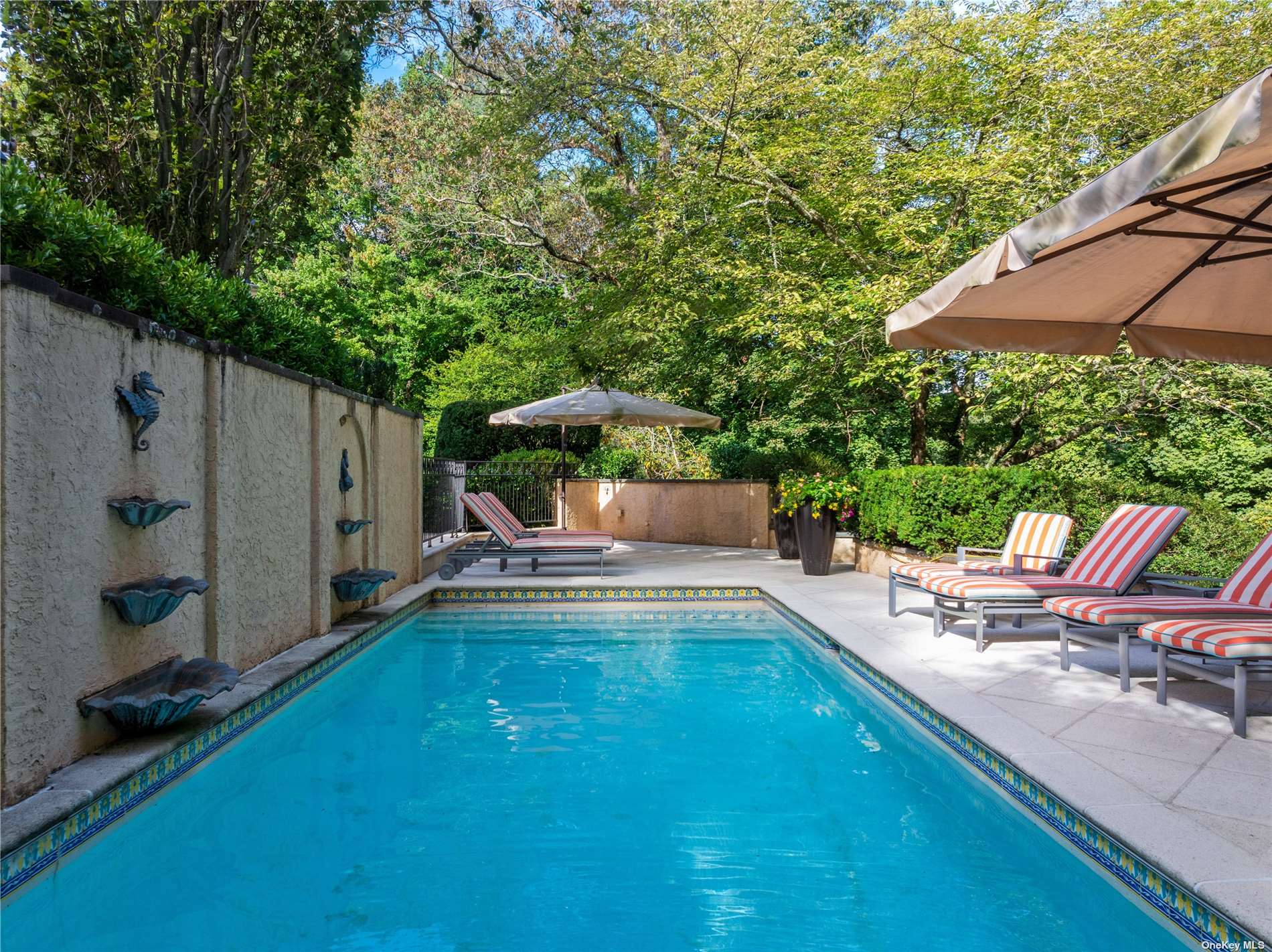 587 Duck Pond Road, Matinecock, New York image 4
