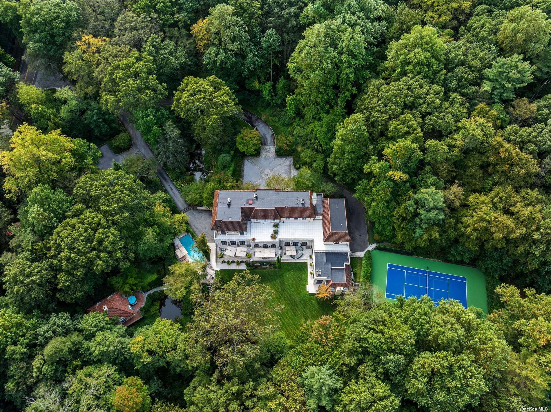 587 Duck Pond Road, Matinecock, New York image 2