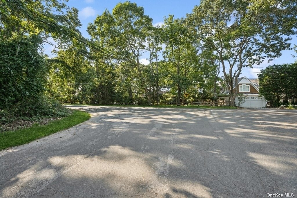 36 Bluff Point Road, Sag Harbor, New York image 4