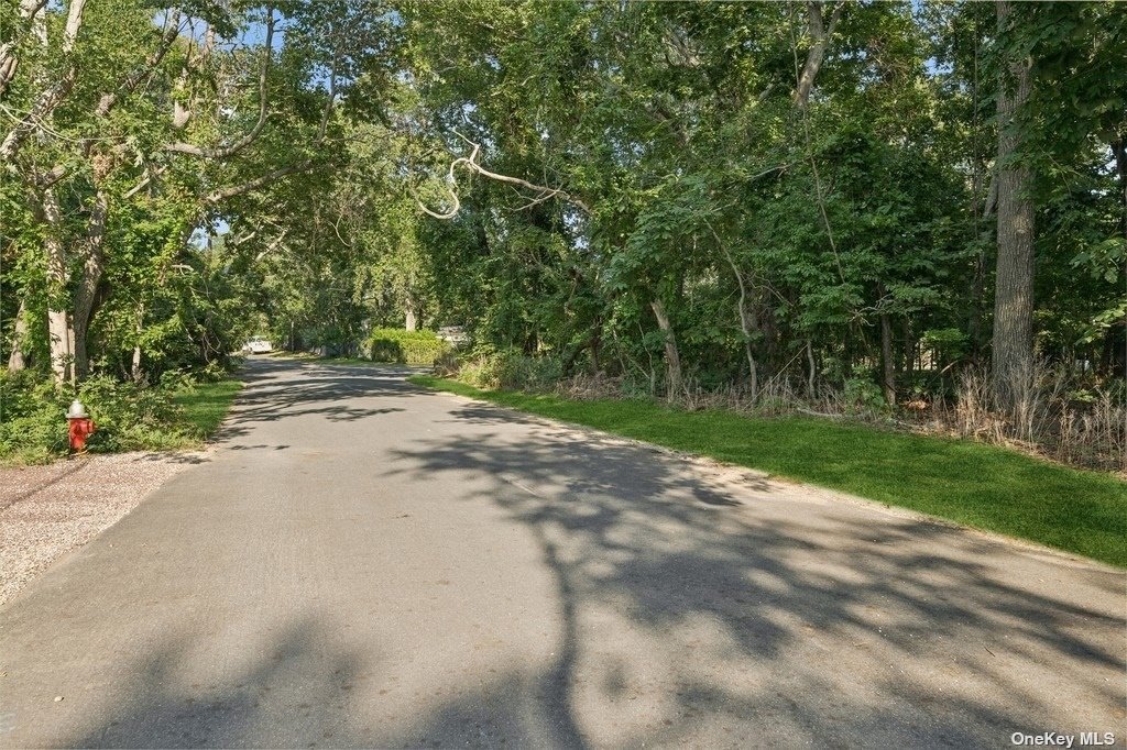 36 Bluff Point Road, Sag Harbor, New York image 3