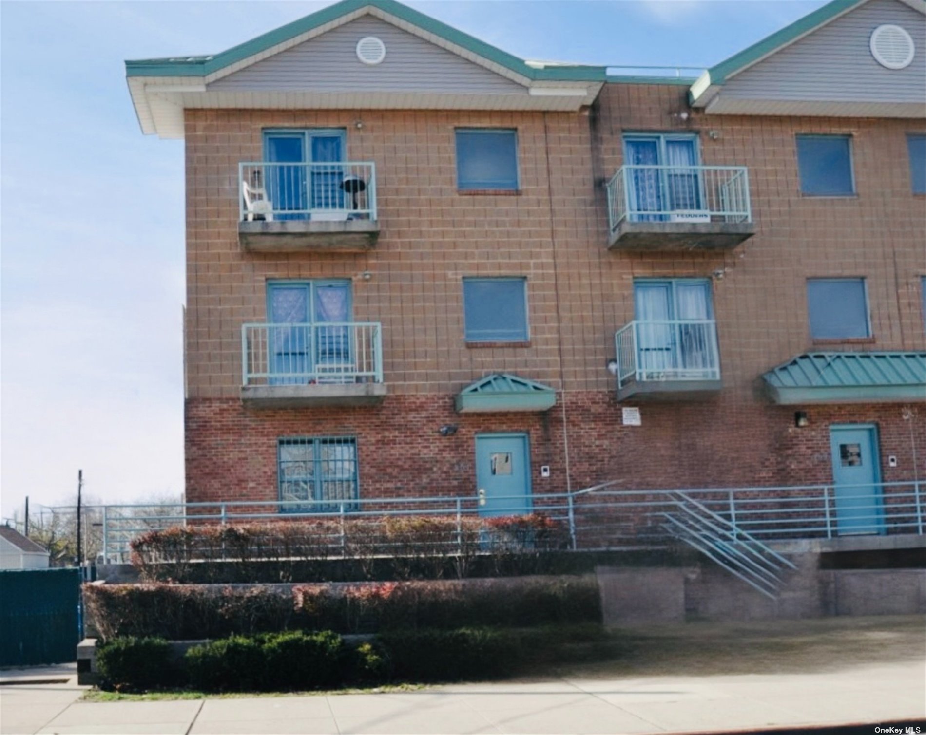 307 Beach 66th, Arverne, Queens, NY - 2 Bedrooms  
1 Bathrooms  
9 Rooms - 