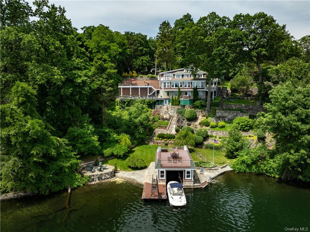 Property for Sale at 300 W Lake Boulevard, Mahopac, New York - Bedrooms: 4 
Bathrooms: 4.5 
Rooms: 12  - $2,750,000