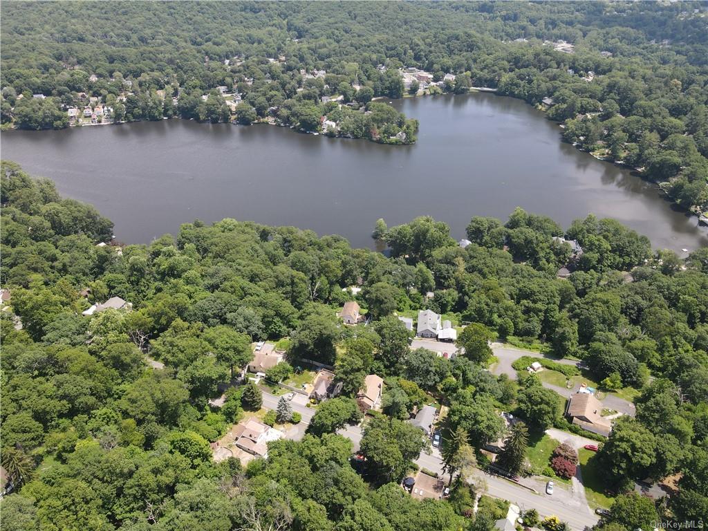 Pleasant Road, Lake Peekskill, New York image 3