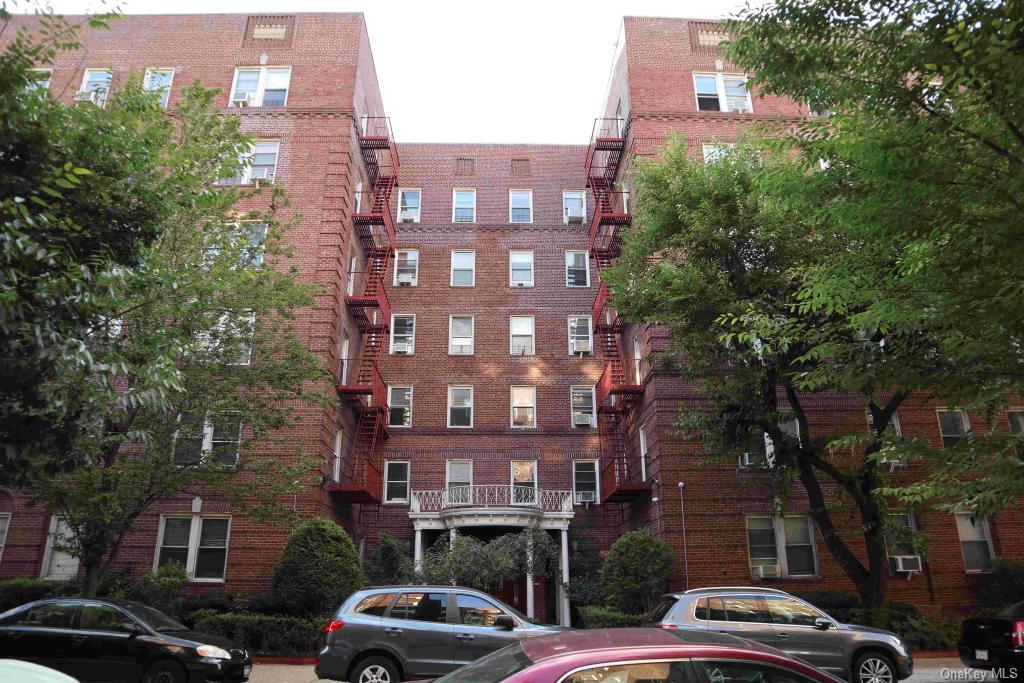 Property for Sale at 11139 76 Road D9, Forest Hills, Queens, NY - Bedrooms: 2 
Bathrooms: 2 
Rooms: 5  - $500,000