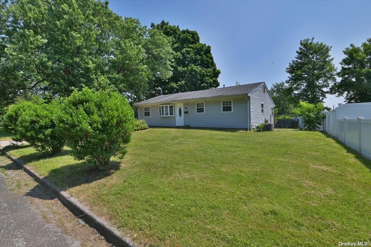 1709 Westwood Boulevard, Bay Shore, New York image 4