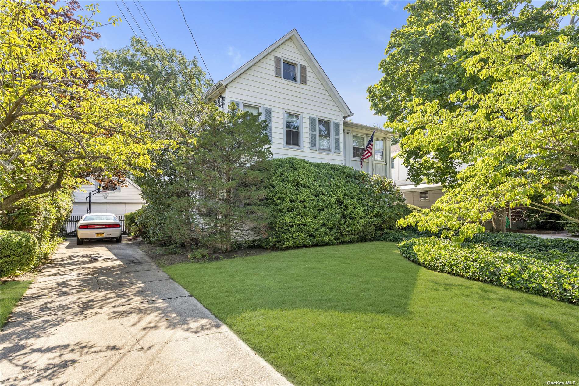 228 Earle Avenue, Lynbrook, New York image 2