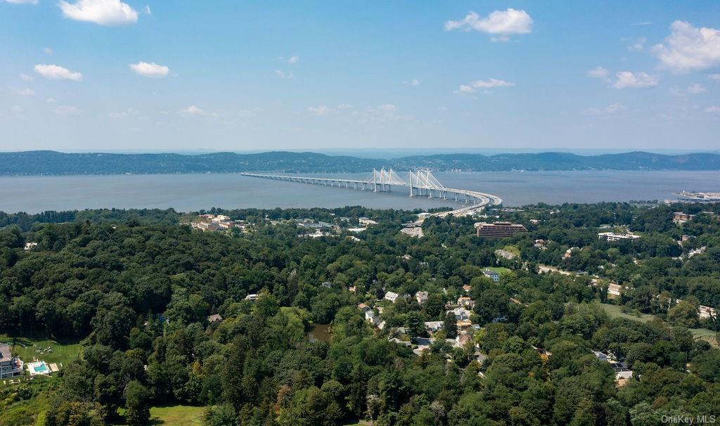22 Carriage Trail, Tarrytown, New York -  - 