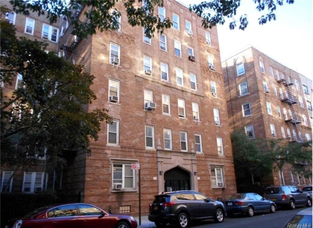 Property for Sale at 2081 Cruger Avenue 4C, Bronx, New York - Bedrooms: 1 
Bathrooms: 1 
Rooms: 3  - $120,000