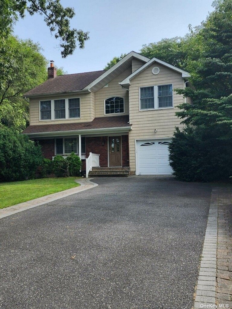 18 Rainbow Drive, Hauppauge, New York image 2