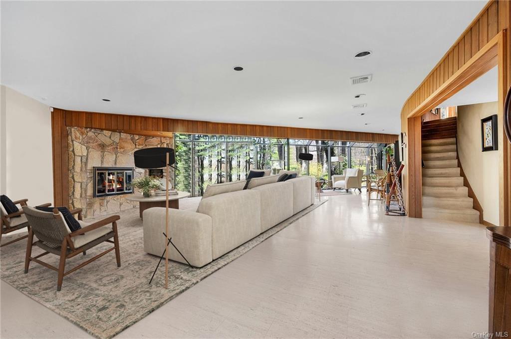 14 Alta Lane, Chappaqua, New York image 2