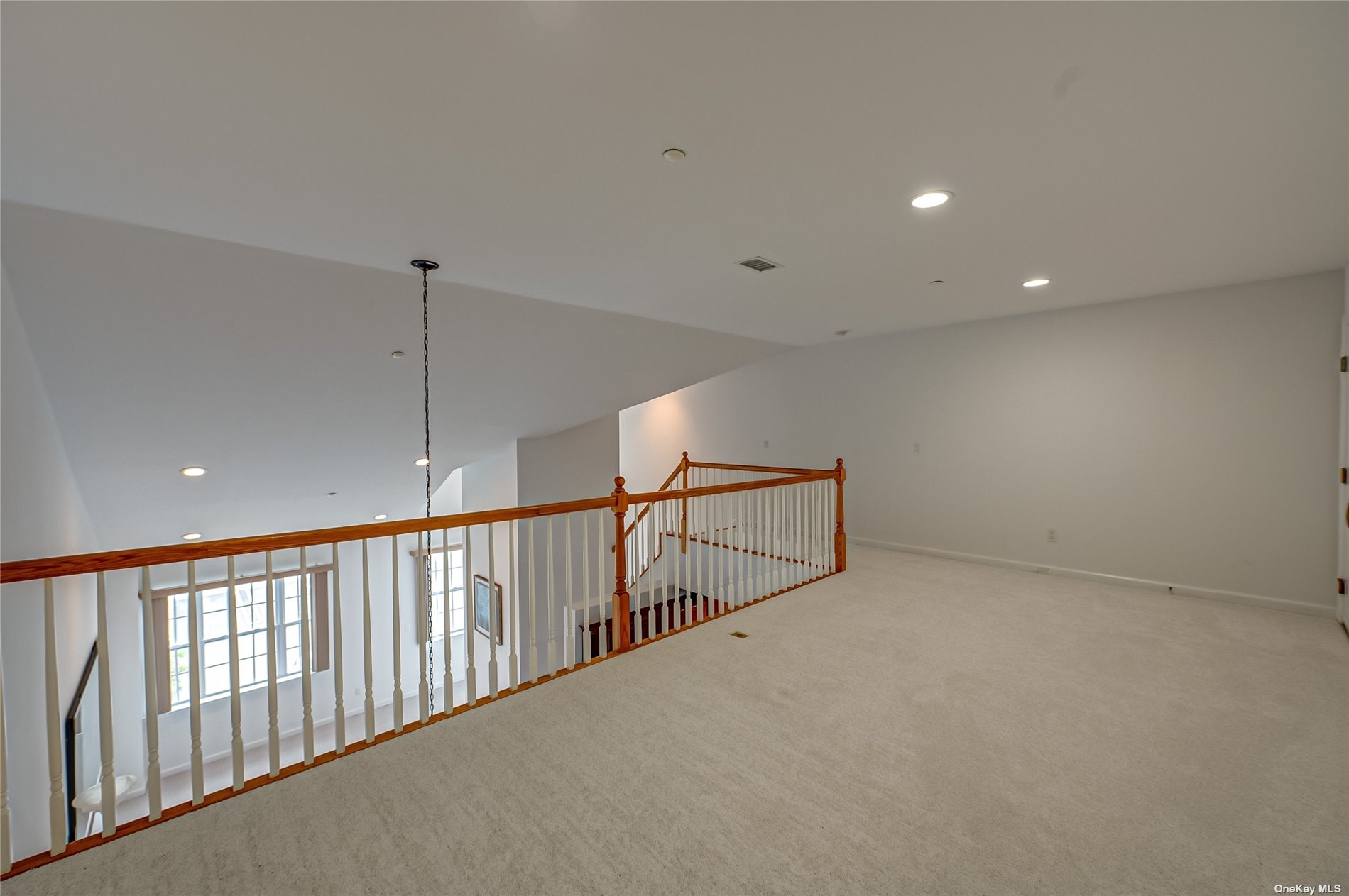 453 Winter Place #453, East Meadow, New York image 13