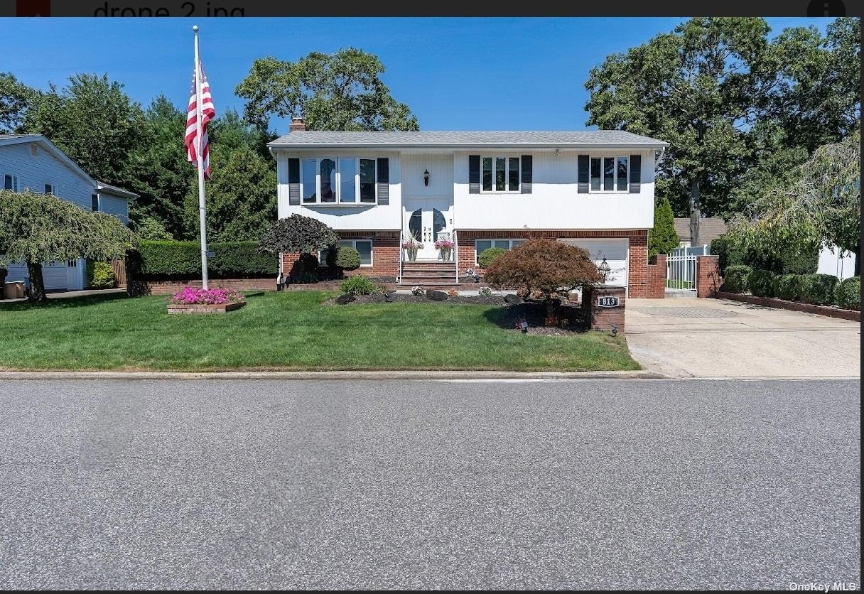 813 Stanley Street, West Islip, New York image 2