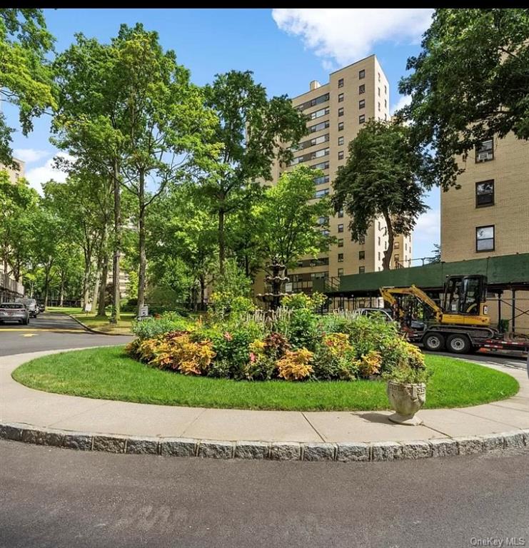 Property for Sale at 6 Fordham Oval 14A, Bronx, New York - Bedrooms: 1 
Bathrooms: 1 
Rooms: 4  - $160,000