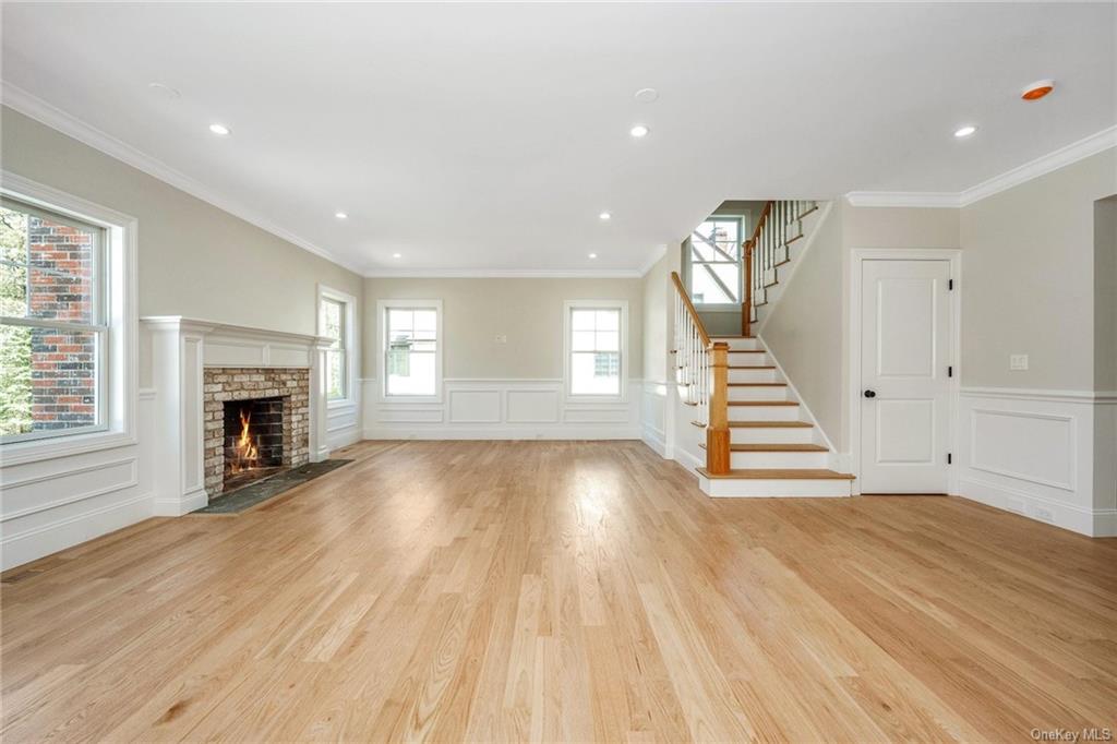 Photo 9 of 33 of 7 Saxon Wood Park Drive house