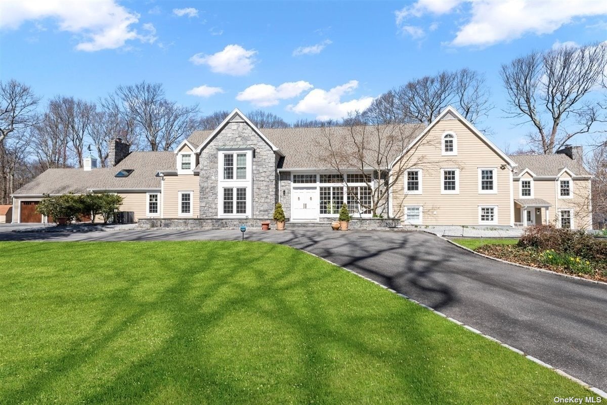 Property for Sale at 9 E Gate Road, Lloyd Harbor, Hamptons, NY - Bedrooms: 6 
Bathrooms: 7  - $3,395,000