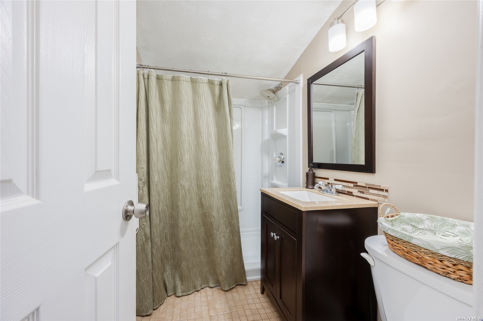 420 38th Street, Lindenhurst, New York image 11