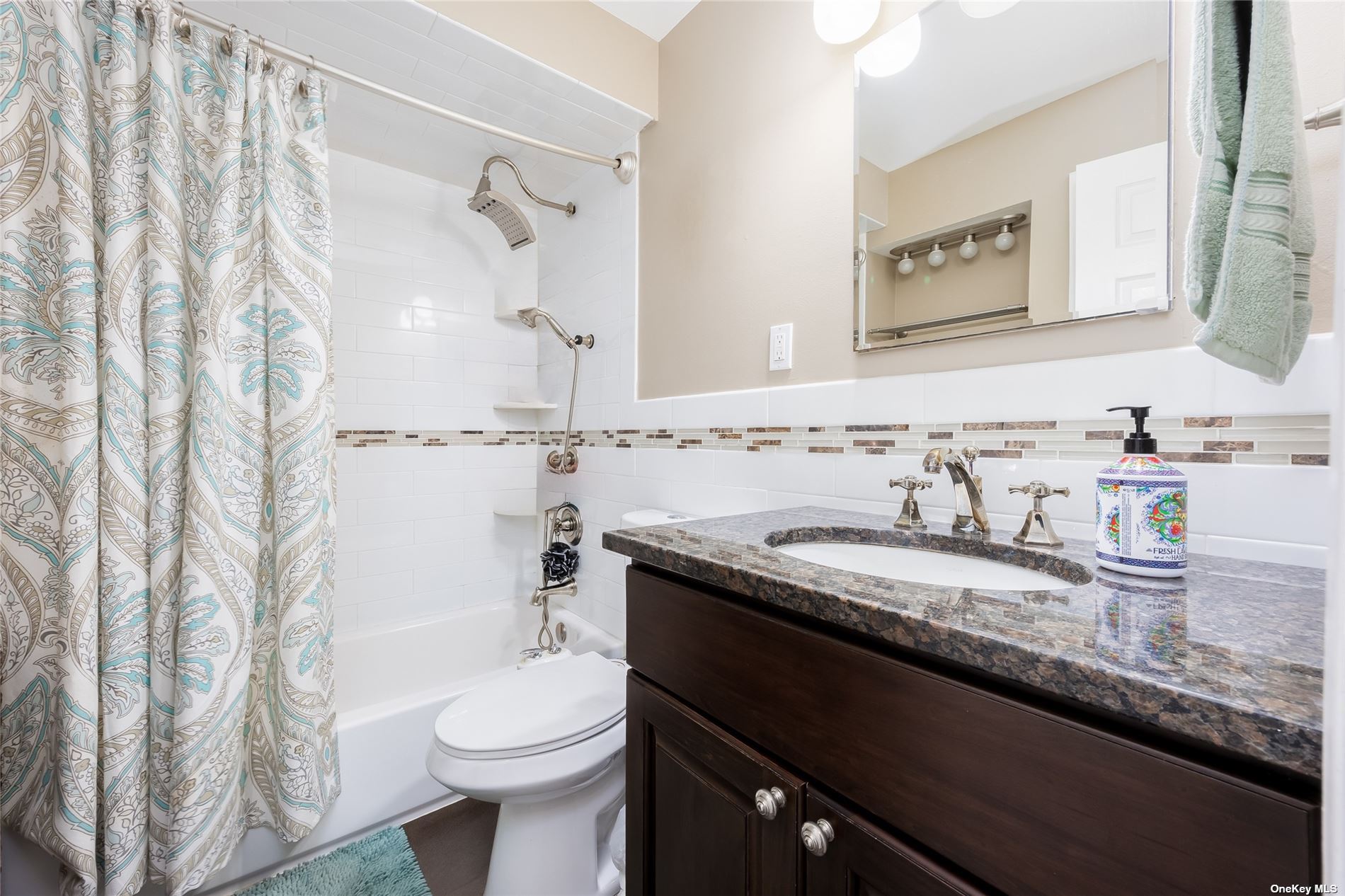 420 38th Street, Lindenhurst, New York image 10