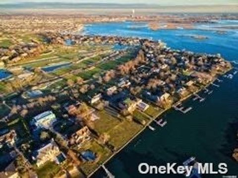 1070 Seawane Drive Hewlett Harbor NY 11557