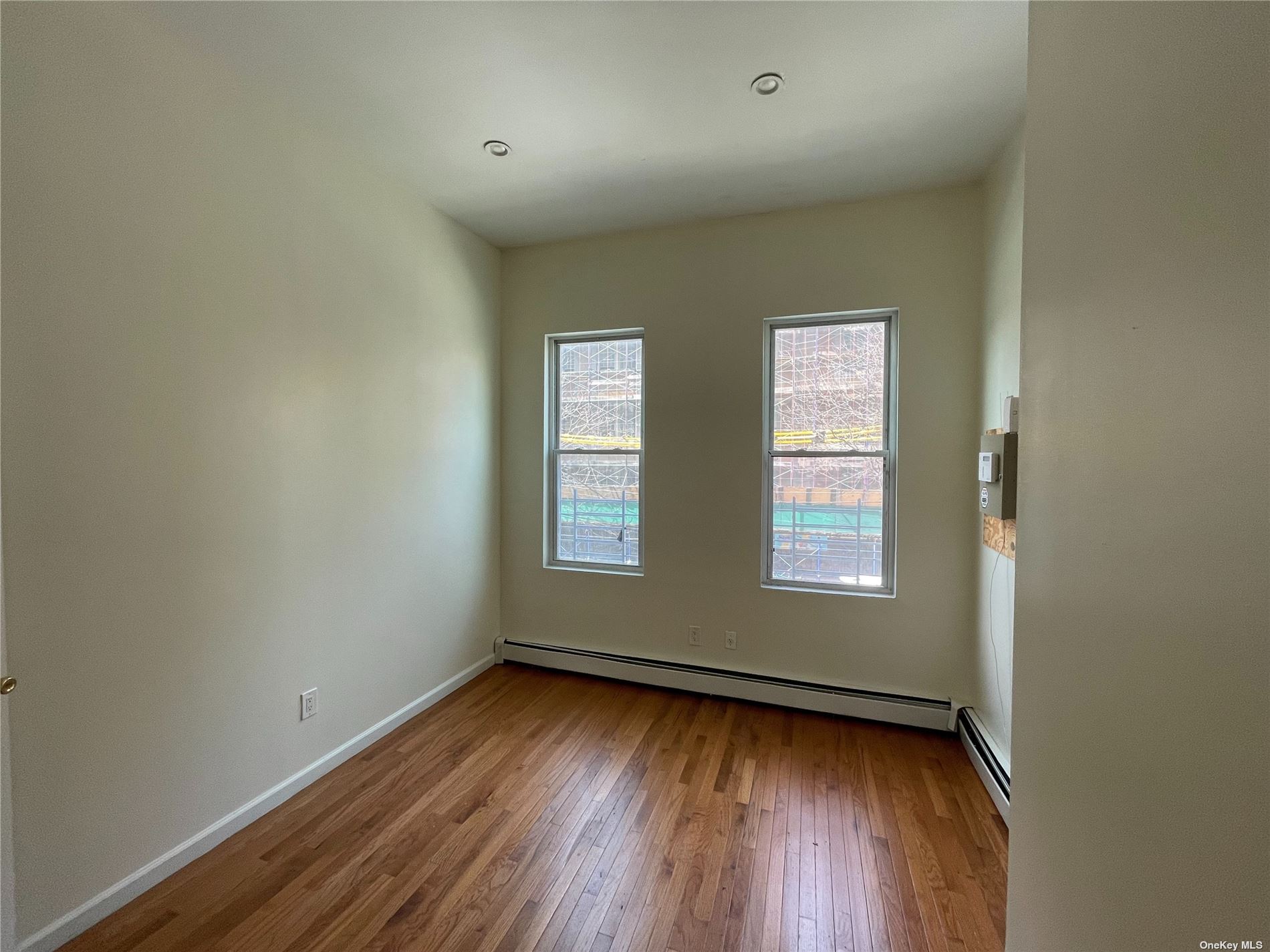 Rental Property at 2058 Arthur Ave Ave 1, Bronx, New York - Bedrooms: 3 
Bathrooms: 1 
Rooms: 5  - $3,464 MO.