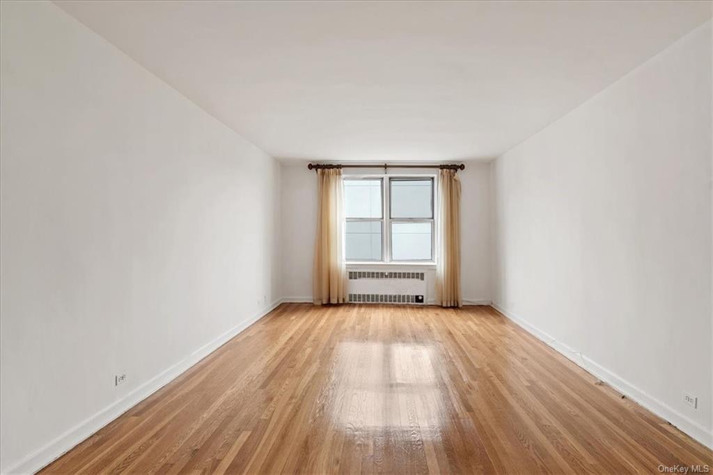 Property for Sale at 325 E 201 Street 5F, Bronx, New York - Bedrooms: 1 
Bathrooms: 1 
Rooms: 4  - $179,000