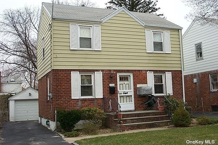 351 White Road, Mineola, New York image 1