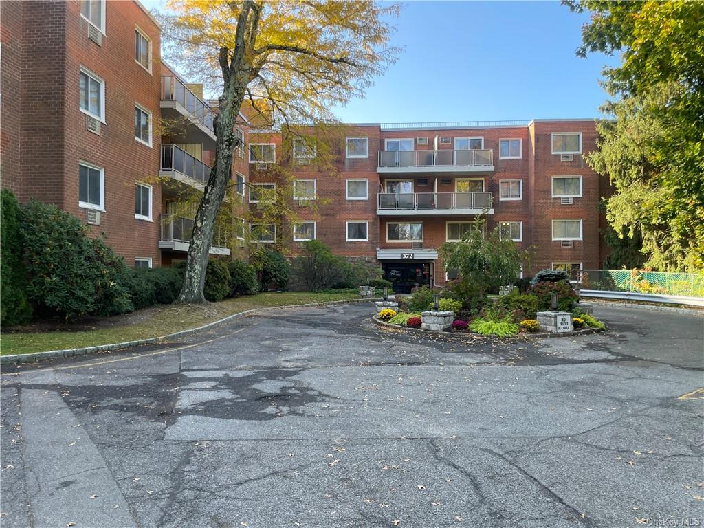 372 Central Park Avenue #2P, Scarsdale, New York image 1