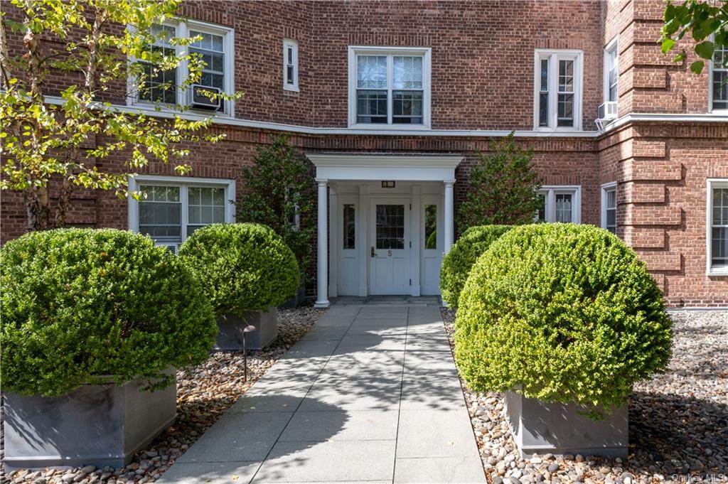 5 Midland Gardens Gdns #1H, Eastchester, New York image 17