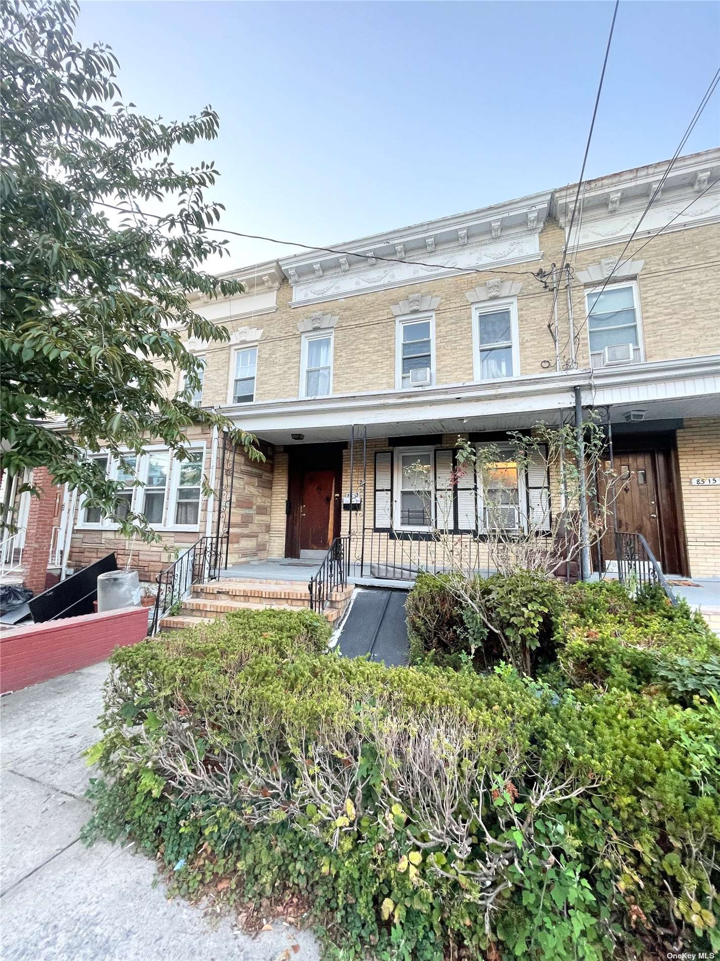 8513 88th Avenue, Woodhaven, Queens, NY - 6 Bedrooms  
3 Bathrooms  
10 Rooms - 