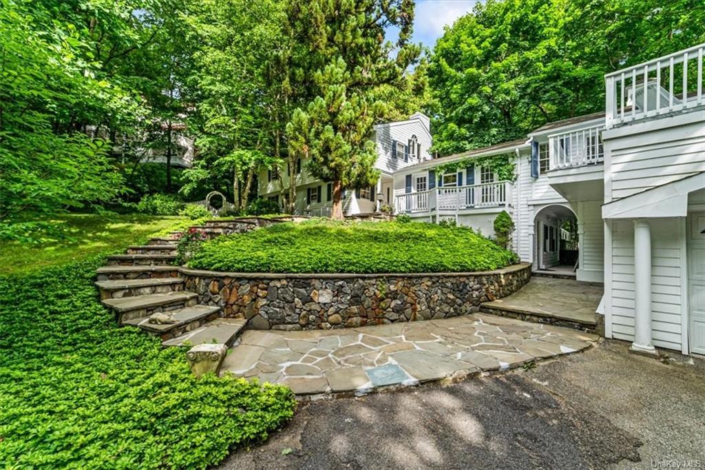 Property for Sale at 145 Walgrove Avenue, Dobbs Ferry, New York - Bedrooms: 6 
Bathrooms: 6 
Rooms: 12  - $1,275,000