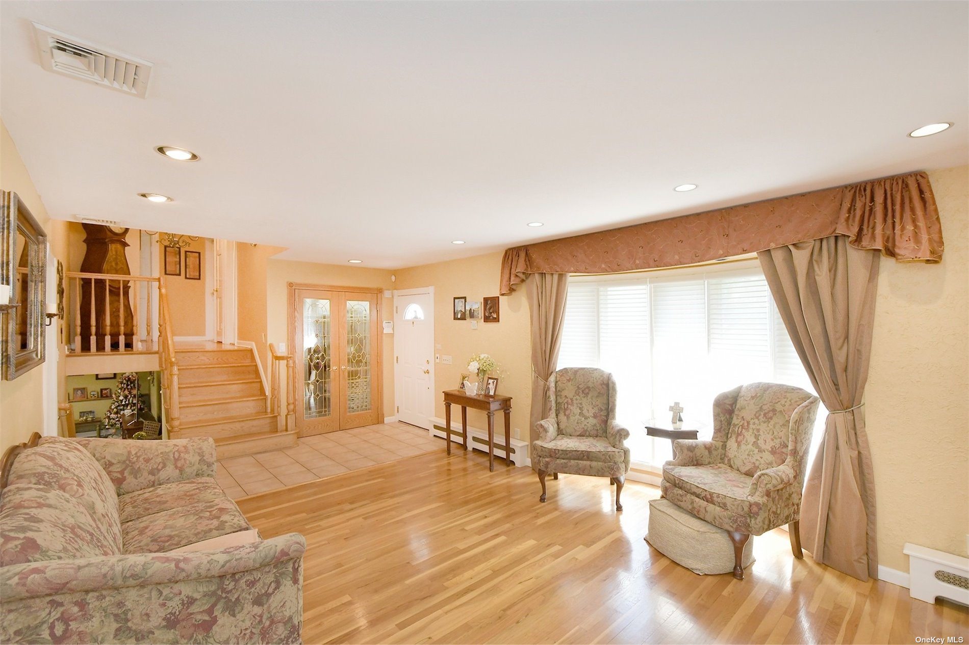 Photo 5 of 29 of 9 Dunford Street house