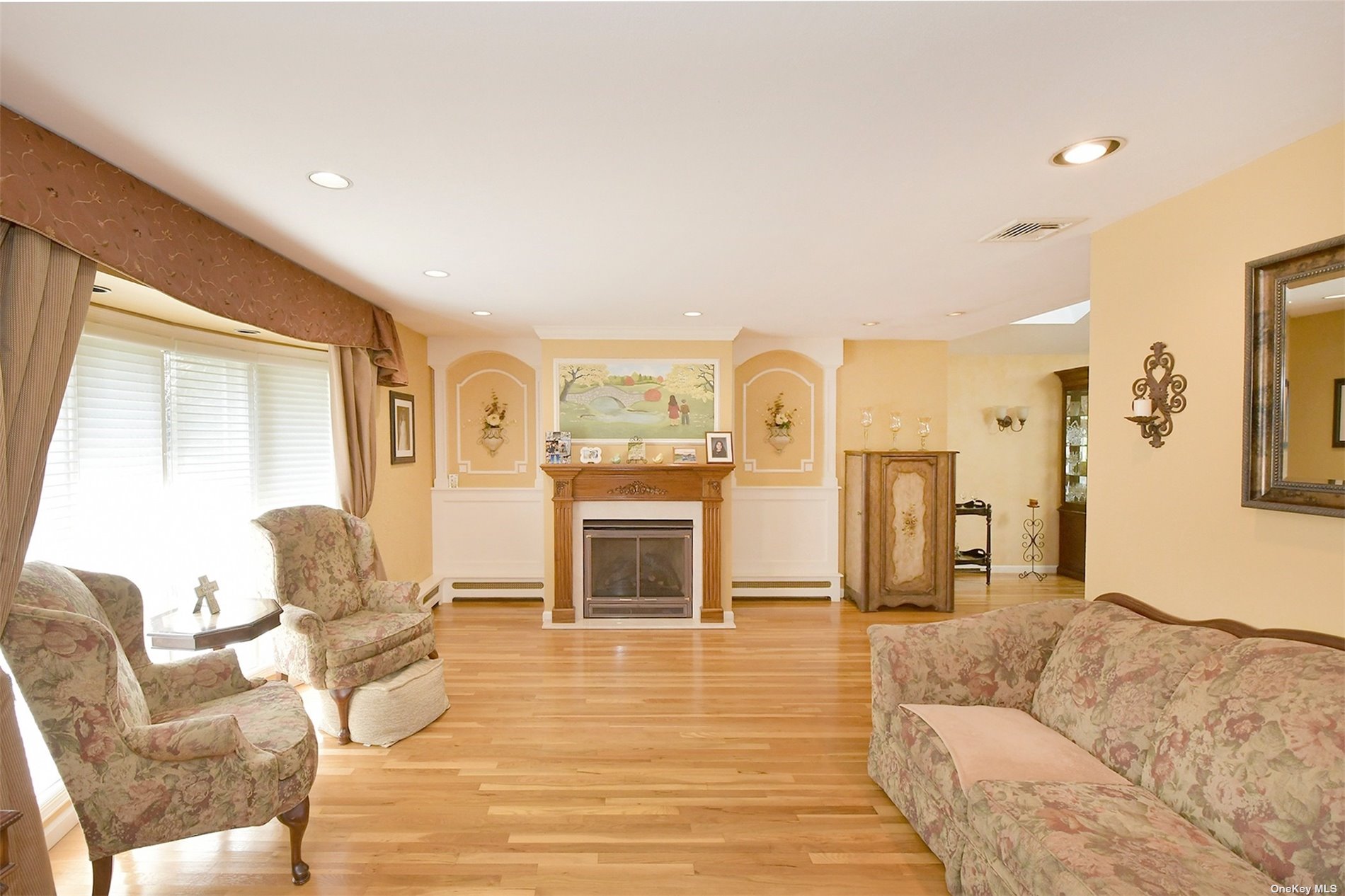 Photo 6 of 29 of 9 Dunford Street house