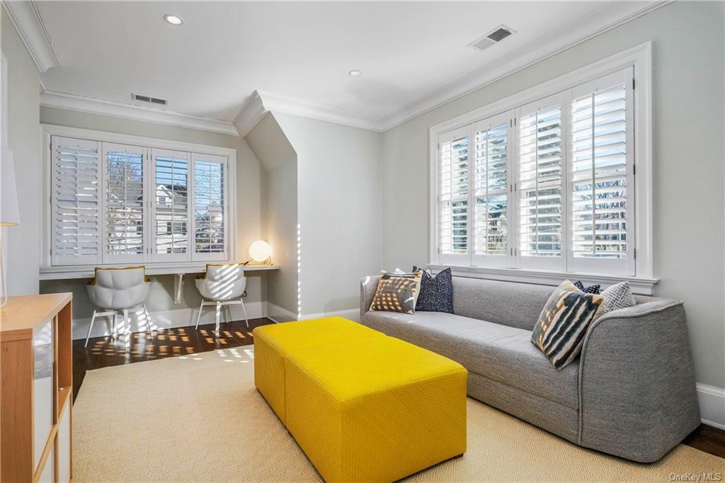 Photo 22 of 36 of 391 Park Avenue house
