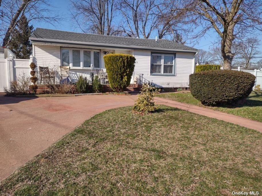 19 E Cedar Street, Central Islip, New York image 1