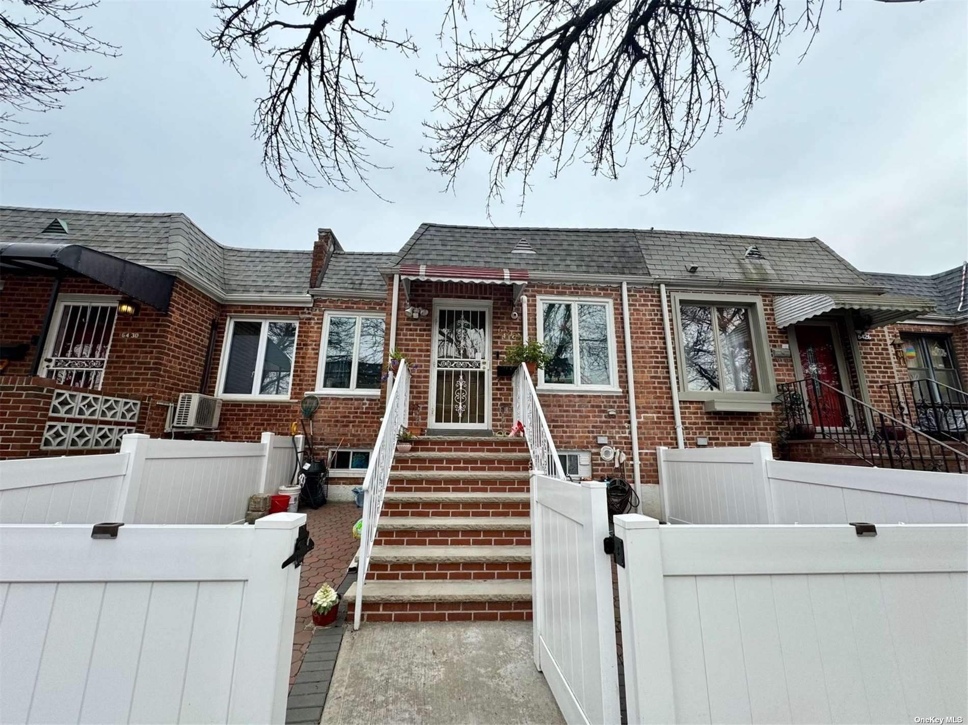 Property for Sale at 6428 75th Street, Middle Village, Queens, NY - Bedrooms: 3 
Bathrooms: 2 
Rooms: 5  - $819,000