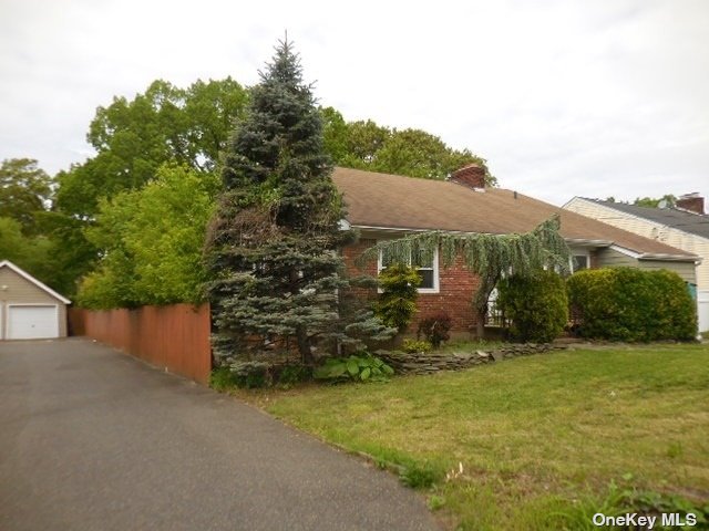 98 Woods Avenue, Rockville Centre, New York image 3