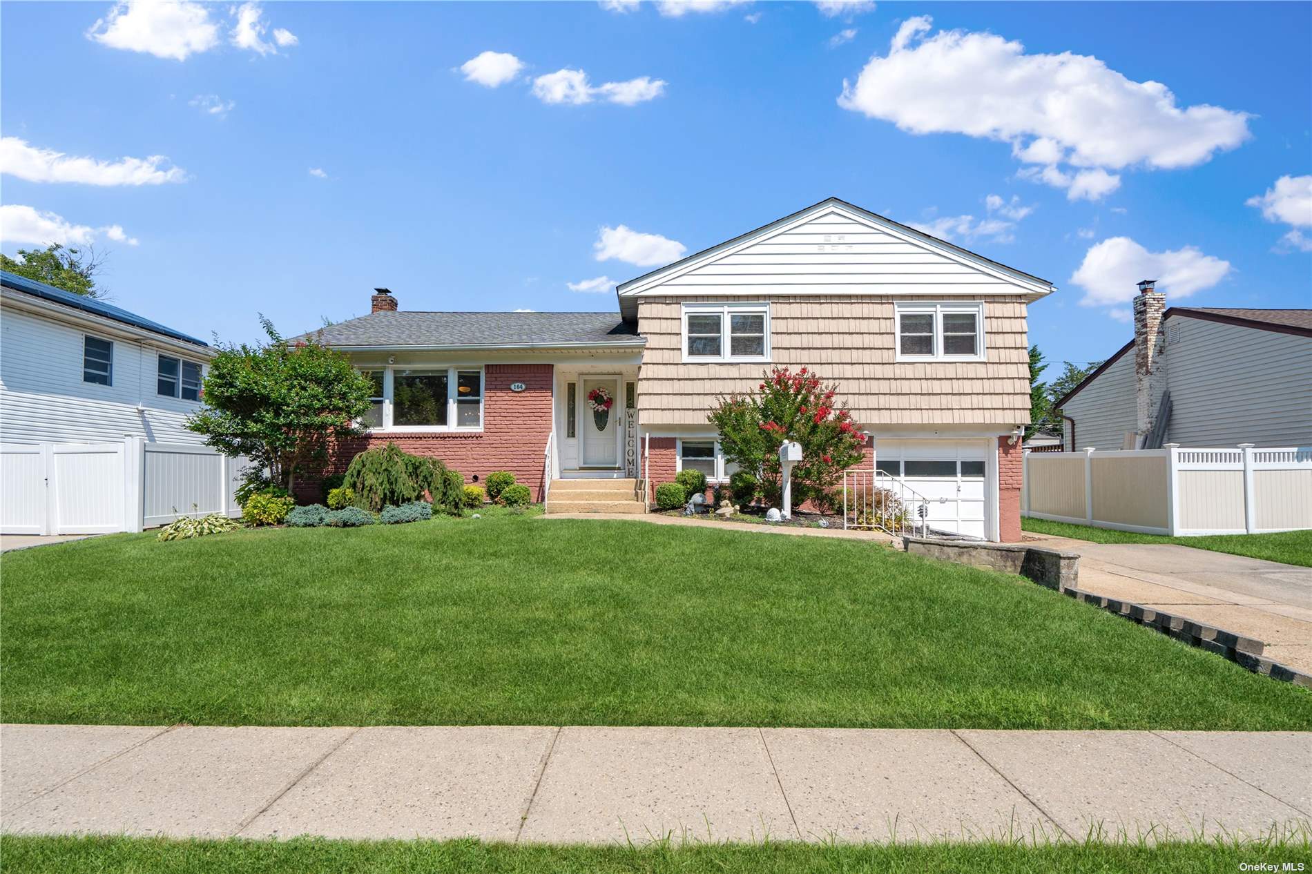 View Plainview, NY 11803 house